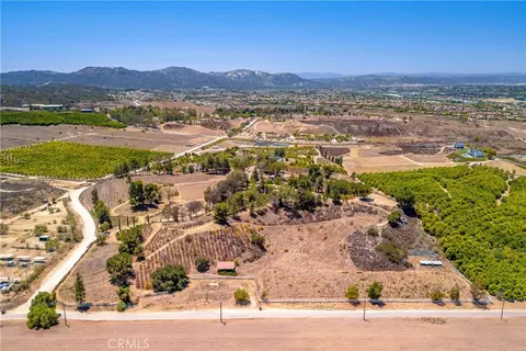 View/Area - 35010 Santa Rita Rd, Temecula, CA 92592 photo 8 of 9