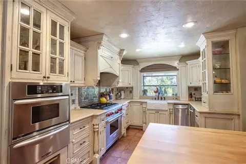 Kitchen - 35010 Santa Rita Rd, Temecula, CA 92592 photo 1 of 4