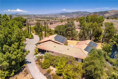 View/Area - 35010 Santa Rita Rd, Temecula, CA 92592 photo 2 of 9