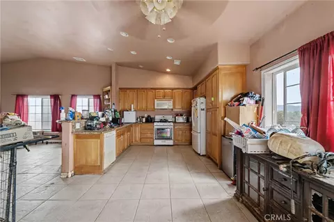 Kitchen - 59340 Roger Ln, Anza, CA 92539 photo 2 of 2