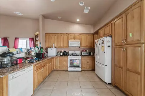 Kitchen - 59340 Roger Ln, Anza, CA 92539 photo 1 of 2