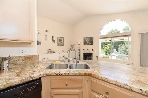 Kitchen - 29745 Via Las Chacras, Temecula, CA 92591 photo 4 of 4