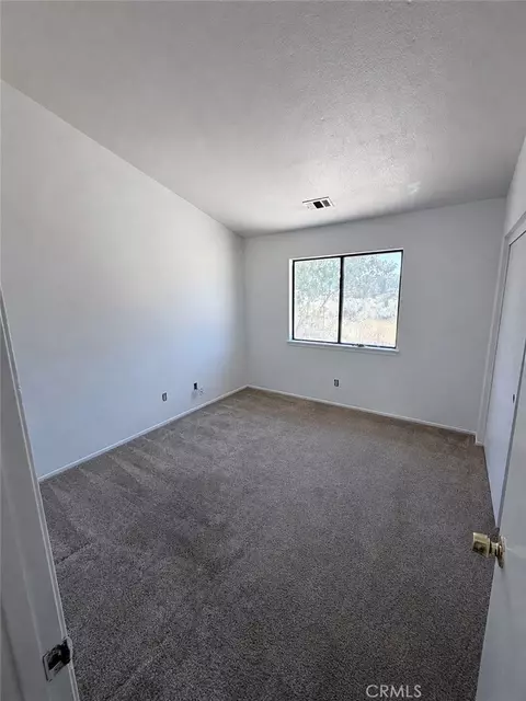 Bedroom - 15477 Via Bahia, Hesperia, CA 92345 photo 4 of 5