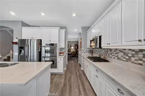 Kitchen - 31468 Pennant Ct, Temecula, CA 92591 photo 2 of 2