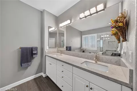 Bath - 31468 Pennant Ct, Temecula, CA 92591 photo 1 of 3