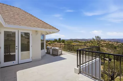 Exterior - 1094 Hillcrest View Ln, Fallbrook, CA 92028 photo 2 of 5