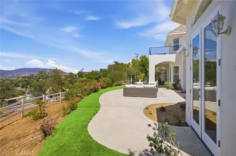 Exterior - 1094 Hillcrest View Ln, Fallbrook, CA 92028 photo 3 of 5