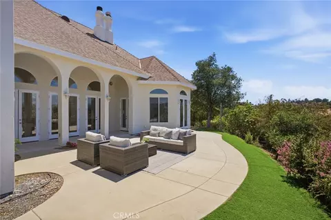 Exterior - 1094 Hillcrest View Ln, Fallbrook, CA 92028 photo 4 of 5
