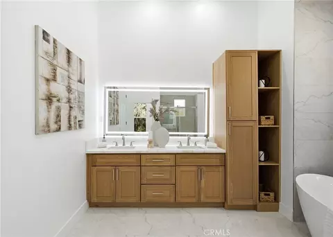 Bath - 1094 Hillcrest View Ln, Fallbrook, CA 92028 photo 3 of 12
