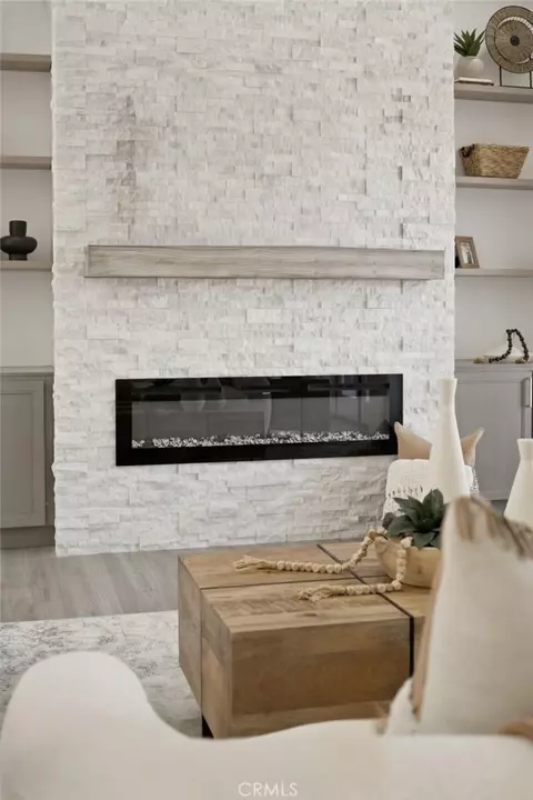 Living - 1094 Hillcrest View Ln, Fallbrook, CA 92028 photo 3 of 4