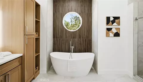 Bath - 1094 Hillcrest View Ln, Fallbrook, CA 92028 photo 5 of 12