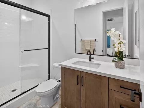 Bath - 32441 Toyon, Temecula, CA 92591 photo 1 of 3