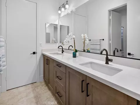 Bath - 32441 Toyon, Temecula, CA 92591 photo 3 of 3