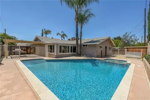 Exterior - 372 Village, Hemet, CA 92544 photo 4 of 6