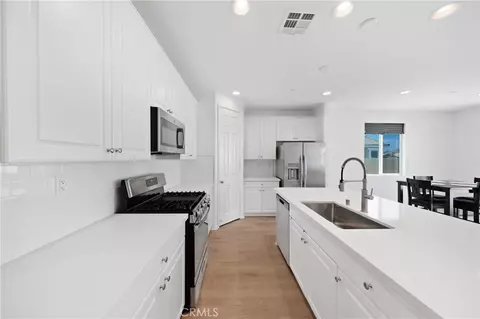 458 Berrybush, Hemet, CA 92543