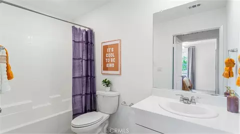 Bath - 1344 Derby Dr, San Jacinto, CA 92582 photo 1 of 2