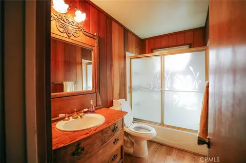 Bath - 1239 Yosemite, Lake Arrowhead, CA 92352 photo 3 of 4