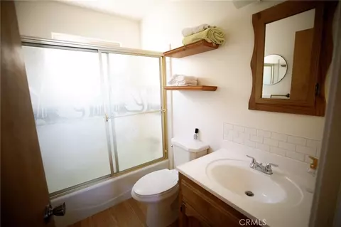 Bath - 1239 Yosemite, Lake Arrowhead, CA 92352 photo 2 of 4
