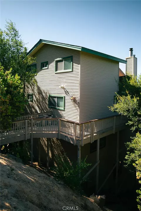 Exterior - 1239 Yosemite, Lake Arrowhead, CA 92352 photo 3 of 5