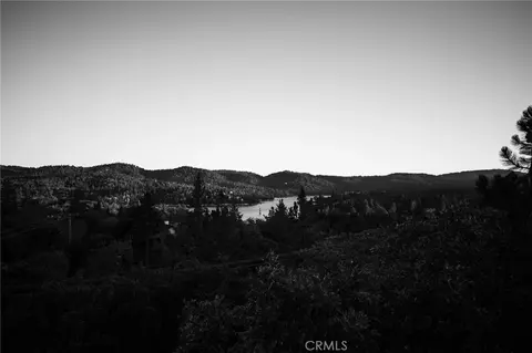 View/Area - 1239 Yosemite, Lake Arrowhead, CA 92352 photo 2 of 5