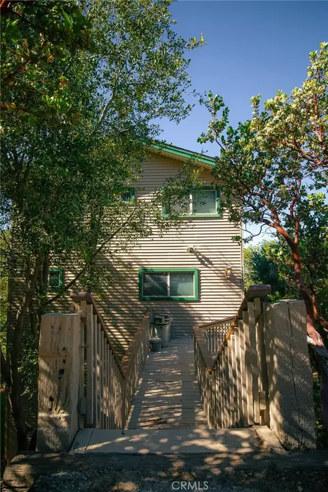 Exterior - 1239 Yosemite, Lake Arrowhead, CA 92352 photo 2 of 5