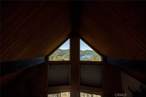 View/Area - 1239 Yosemite, Lake Arrowhead, CA 92352 photo 3 of 5