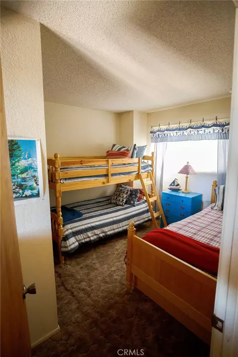 Bedroom - 1239 Yosemite, Lake Arrowhead, CA 92352 photo 2 of 4