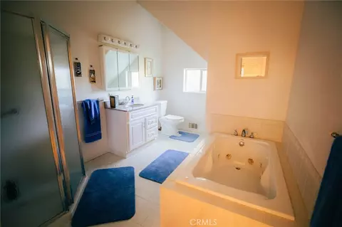 Bath - 1239 Yosemite, Lake Arrowhead, CA 92352 photo 4 of 4