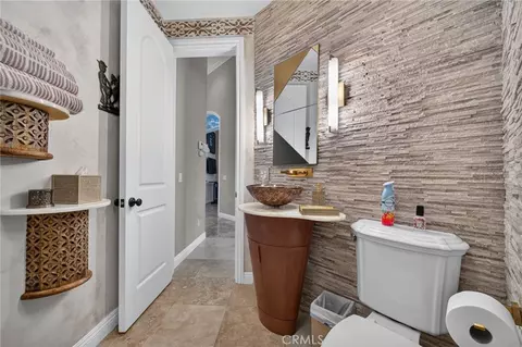 Bath - 29930 Via Norte, Temecula, CA 92591 photo 6 of 10