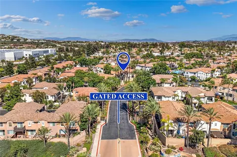 View/Area - 39211 Turtle Bay #E, Murrieta, CA 92563 photo 2 of 6