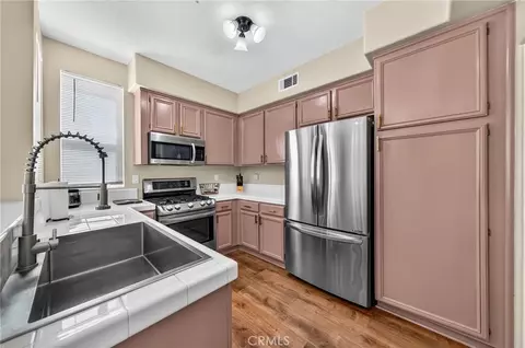 Kitchen - 39211 Turtle Bay #E, Murrieta, CA 92563 photo 2 of 4