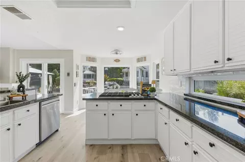 Kitchen - 45768 Creekside, Temecula, CA 92592 photo 4 of 7