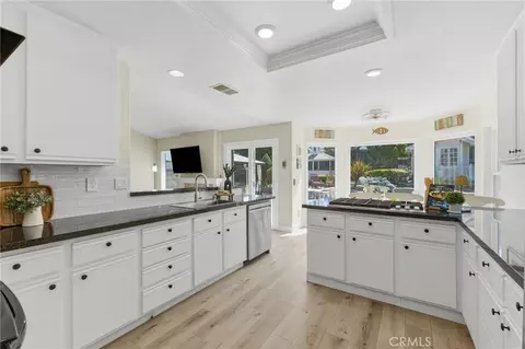 Kitchen - 45768 Creekside, Temecula, CA 92592 photo 5 of 7