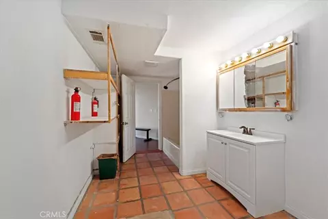 Bath - 39875 Bautista Rd, Anza, CA 92539 photo 4 of 4