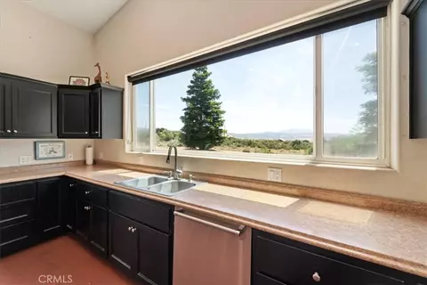 Kitchen - 39875 Bautista Rd, Anza, CA 92539 photo 2 of 4