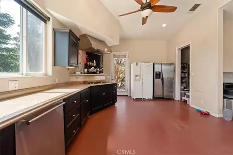 Kitchen - 39875 Bautista Rd, Anza, CA 92539 photo 3 of 4
