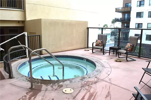 Exterior - 301 Mission Ave #409, Oceanside, CA 92054 photo 3 of 8