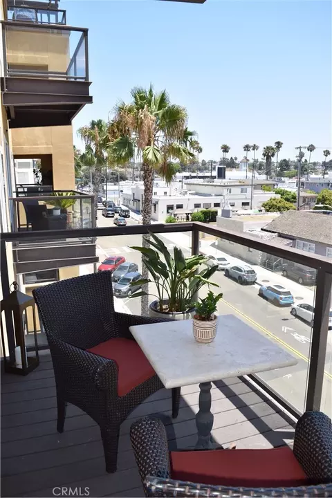 Exterior - 301 Mission Ave #409, Oceanside, CA 92054 photo 1 of 8