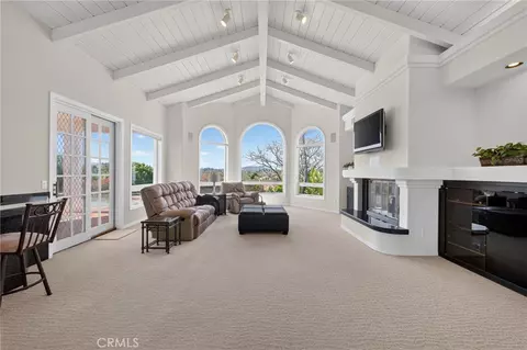 Living - 17943 Highlands Rnch, Poway, CA 92064 photo 2 of 2