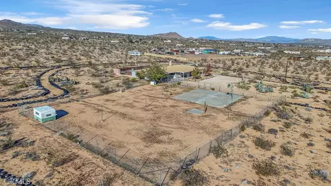 View/Area - 1998 Cambria Ave, Landers, CA 92285 photo 6 of 10