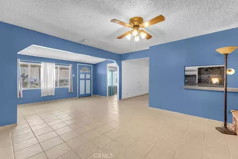 Living - 1998 Cambria Ave, Landers, CA 92285 photo 6 of 9