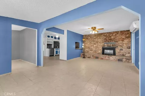 Living - 1998 Cambria Ave, Landers, CA 92285 photo 3 of 9