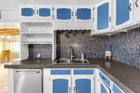 Kitchen - 1998 Cambria Ave, Landers, CA 92285 photo 4 of 5