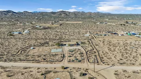 View/Area - 1998 Cambria Ave, Landers, CA 92285 photo 1 of 10