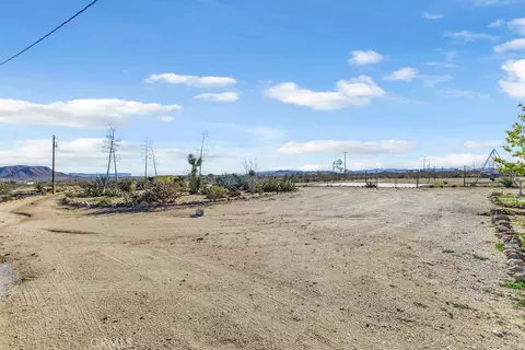 Exterior - 1998 Cambria Ave, Landers, CA 92285 photo 1 of 6