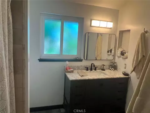Bath - 1016 Roldan, Simi Valley, CA 93065 photo 1 of 1