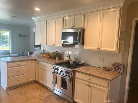 Kitchen - 1016 Roldan, Simi Valley, CA 93065 photo 3 of 4