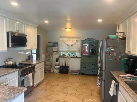 Kitchen - 1016 Roldan, Simi Valley, CA 93065 photo 4 of 4