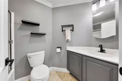 Bath - 33352 Barrington, Temecula, CA 92592 photo 3 of 7
