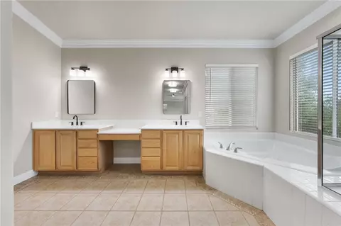 Bath - 33352 Barrington, Temecula, CA 92592 photo 5 of 7